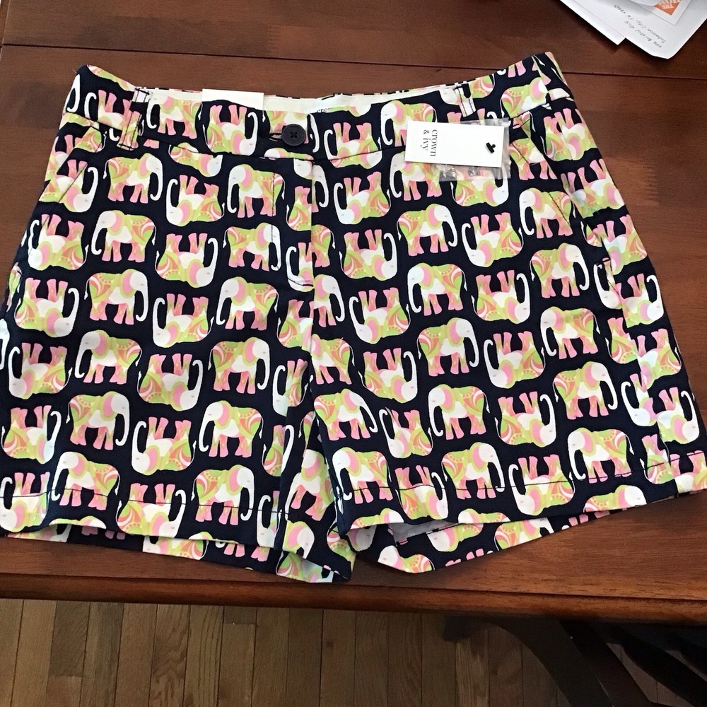 Crown & Ivy Elephant Print Short Shorts! Fun and Whimsical! NWT Size 8